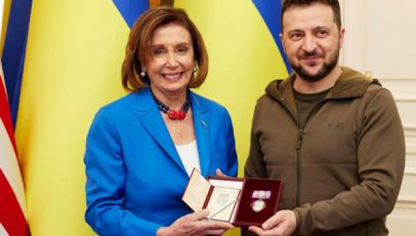 Pelosi visits Kyiv, meets with Ukraine president