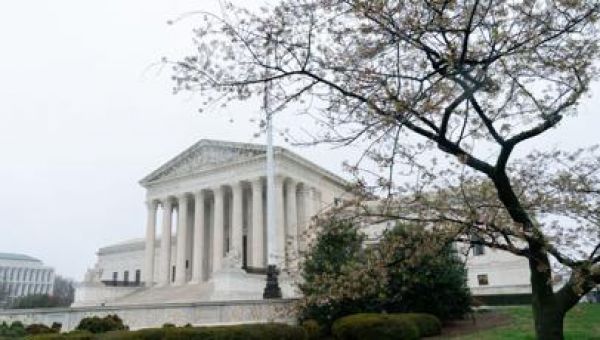 Supreme Court rules for high school football coach who prayed at midfield