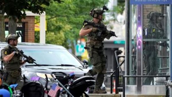 July 4 parade shooting in Illinois leaves 6 dead, 30 hurt; man detained