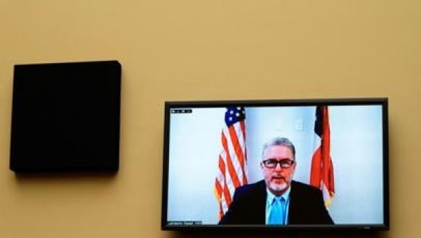 House Democrats press U.S. gunmakers on marketing of assault rifles