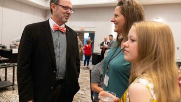 US election conspiracies find fertile ground in conferences