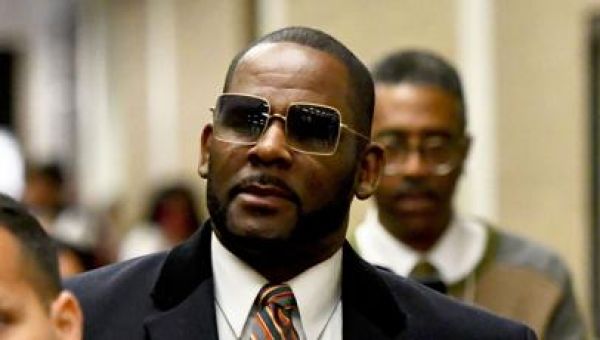 Jury gets R. Kelly’s child pornography and trial-fixing case