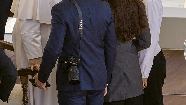 Mariupol wives ask pope for help