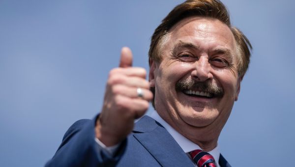 The FBI just seized Mike Lindell’s phone at a Hardee’s drive through