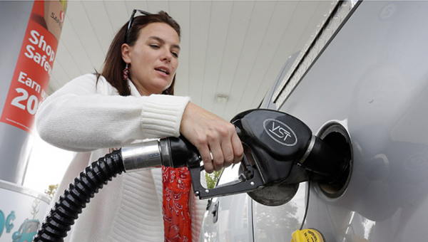 Governor Newsom Proposes $400 Gas Rebate for Vehicle Owners