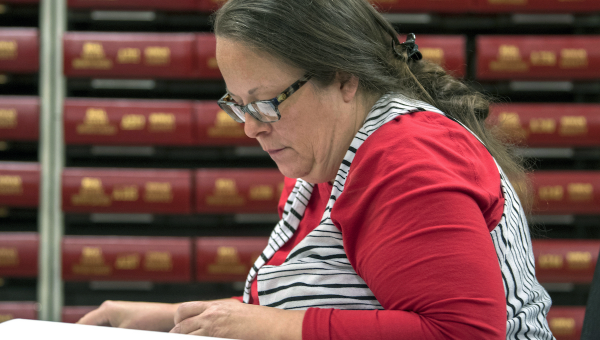 Judge: Same-sex marriage license denials by former Kentucky clerk violated rights