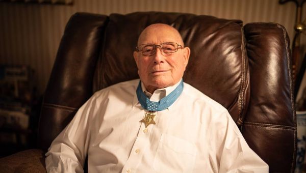 Last surviving WW2 Medal of Honor recipient Woody Williams dies at 98