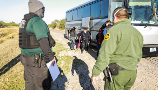 States Sue Biden Admin to Keep Border Policy; US Wants Russia Suspended From Human Rights Council | NTD Evening News