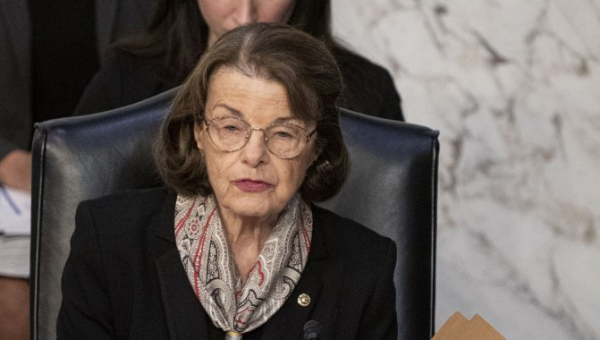 Dianne Feinstein Faces Pressure To End Her 30 Years In Senate Article Bias Rating Biasly