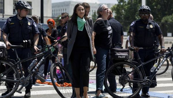 N.Y. House Democrats including AOC, Carolyn Maloney and Nydia Velazquez arrested in abortion protest outside Supreme Court