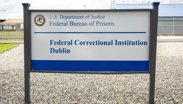 Federal agency accused of ignoring asbestos, mold at women's prison