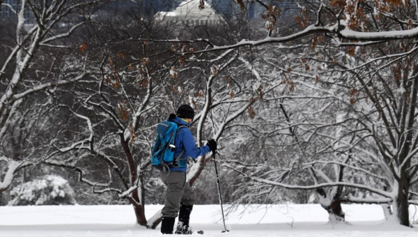 Drivers stranded for hours on I-95 in Virginia after huge snowstorm slams DC region