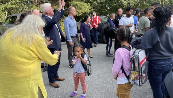 Migrant workers land on Vineyard via Texas – The Martha’s Vineyard Times