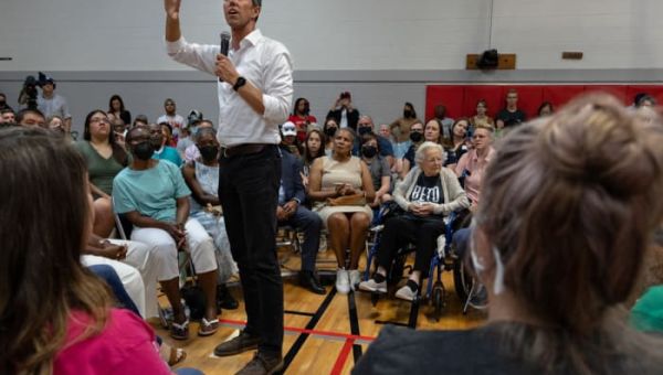 Beto O’Rourke swears at Greg Abbott supporter who heckled him over Uvalde shooting