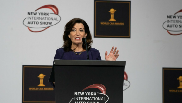 Hochul grapples with aftermath after her lieutenant governor resigns over corruption charges