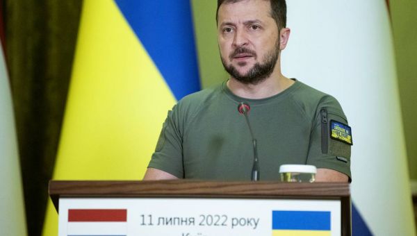 Amid Russia shelling, Ukraine aims to strengthen government