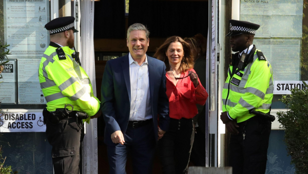 Sir Keir Starmer feels the heat as cops launch formal inquiry into Currygate bash