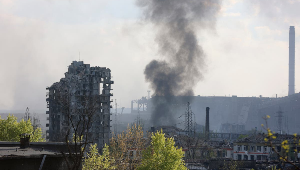 ‘Bloody battles’ in Mariupol steelworks as Russia seeks to capture key Ukrainian city