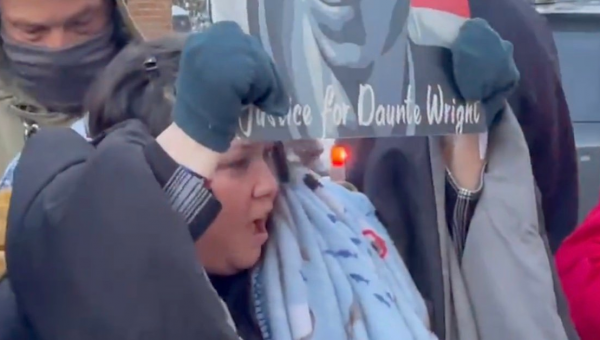 ‘Burn it down!’ Protesters join with Duante Wright’s mother outside home of Kim Potter judge