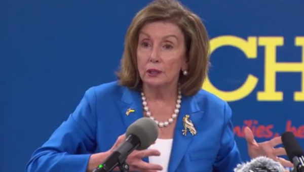 Pelosi sets first-ever minimum salary for House staffers at $45k