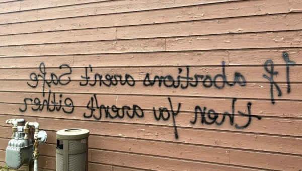 US anti-abortion office hit by Molotov cocktail after threat painted on wall – WSTale.com