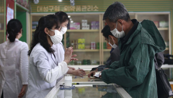 North Korea reports 270,000 new fever cases amid COVID crisis