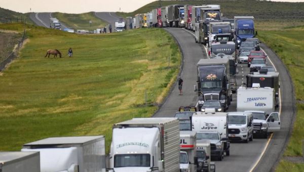 6 people dead after dust storm causes major pileup on Montana interstate