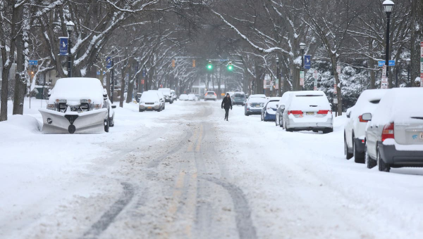 Snow moves into Northeast; a foot possible in many areas