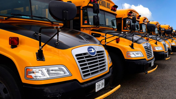 Kamala Harris announces new programs to electrifying transit