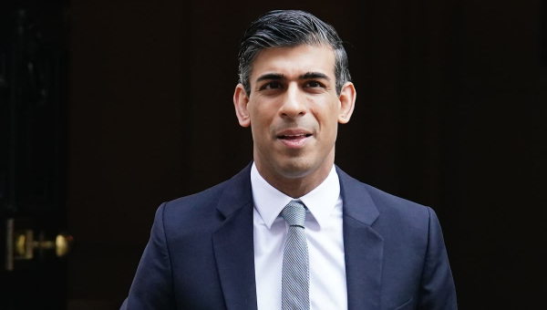 Rishi Sunak has been ‘very candid’ about his financial affairs, insists Eustice