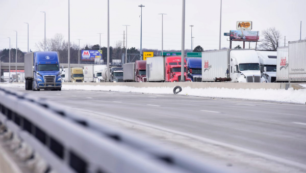 UPDATE: St. Clair County Sheriff Department urges motorists to avoid eastbound I-94 and I-69 in Port Huron