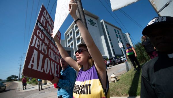 Supreme Court overturns Roe v. Wade: Mississippi leaders react