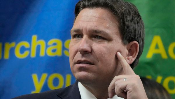 Group of migrants flown to Martha’s Vineyard; Florida Gov. DeSantis takes credit