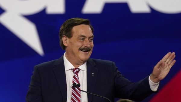 ‘My Pillow’ Guy Mike Lindell Says He Was Swarmed by FBI in Hardee’s Drive-Thru