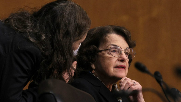 Sen. Feinstein admits to not recognizing a colleague but dismisses memory loss concerns, blaming slipups on stress from husband’s death
