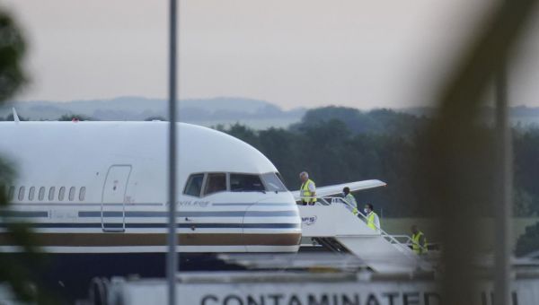 Ministers ‘highly confident’ Rwanda deportation flights will go ahead