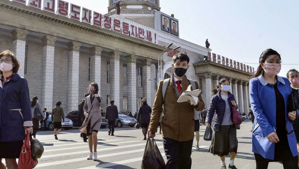 Seoul to Offer Vaccines to Help North Korea Tackle Covid Outbreak