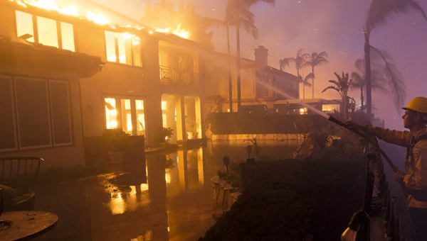 Coastal Fire: Laguna Niguel brush fire destroys multiple homes, forces evacuations