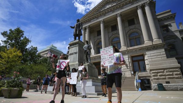 Indiana Senate passes abortion ban, makes performing procedure level-five felony