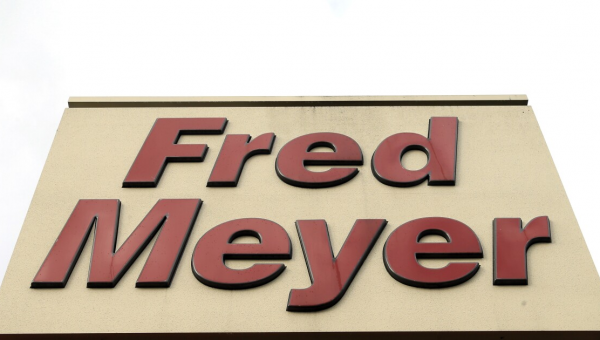 Suspect caught hours after deadly shooting at grocery store in Washington