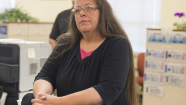 Kentucky Judge Rules Ex-Clerk Who Denied Marriage Licenses to Gay Couples Violated Constitutional Rights