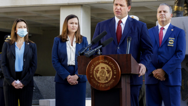 Gov. DeSantis, Ashley Moody roll out legal challenge to airplane mask mandate
