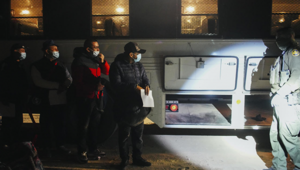 Judge to block U.S. border officials from winding down Title 42 expulsion policy