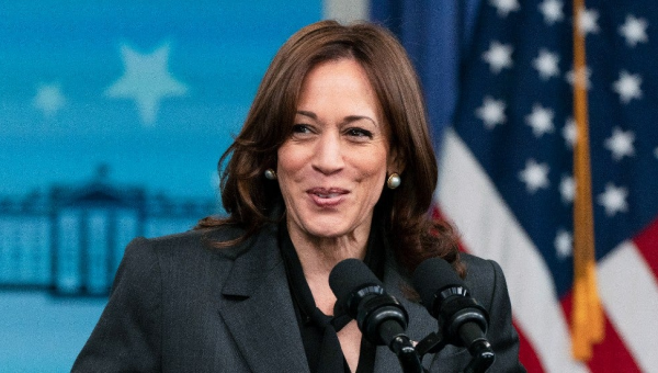 Harris teams up with women’s soccer team to mark Equal Pay Day