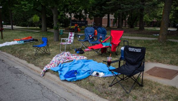 Hollywood Outpours With Grief After Chicago Suburb Shooting