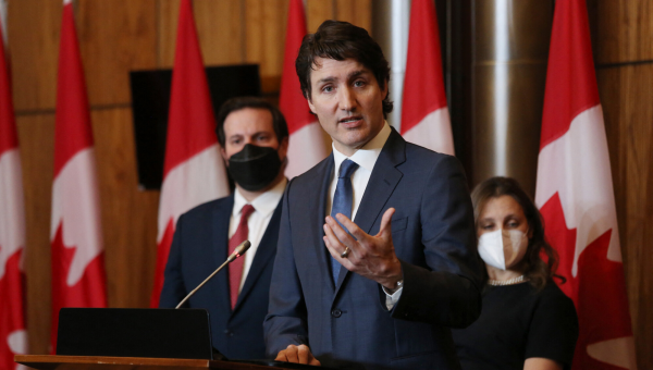 Canada’s Trudeau Announces Bill to Ban New Handguns