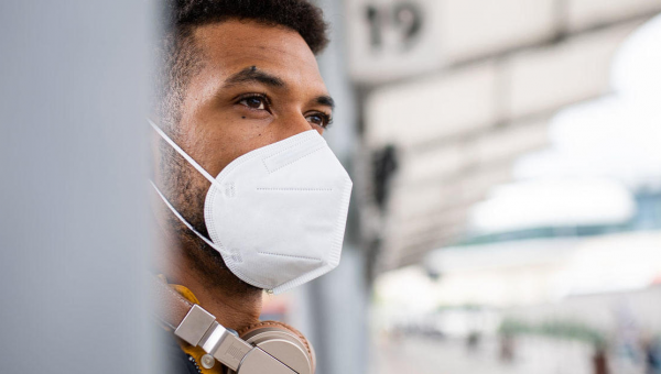 Federal judge's ruling against mask mandate on planes, public transit leaves questions for Chicago travelers, commuters