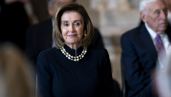 Pelosi announces $45,000 minimum salary for House staffers