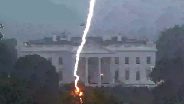 Three people killed after lightning strike close to the White House