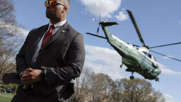 Secret Service denies deleting text messages, blames phone reset